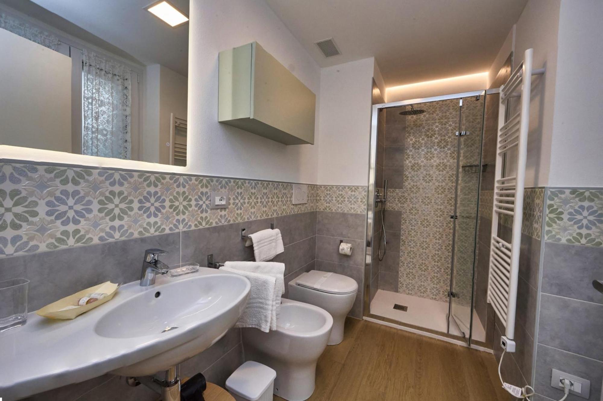 La Terra Di Mezzo Aparthotel Saliceto Δωμάτιο φωτογραφία